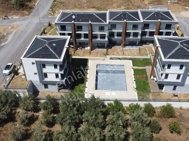 Evrensekide Havuzlu 3+1 Satılık 3 Katlı Trıbleks