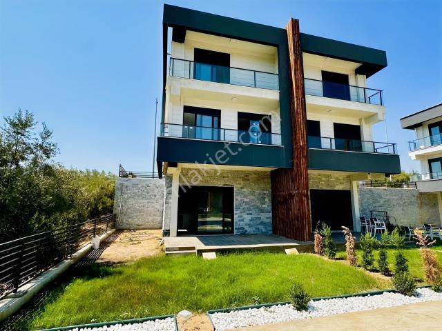 Evrensekide Müstakil Tadında 3+1 Villa