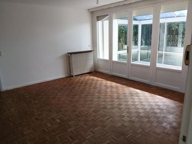 Evreux,5mn de la gare et du centre ville belle maison 6 chambres sur sous sol