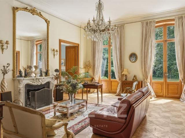 Évreux Centre – Élégant hôtel particulier du XIX? siècle au. 600m² Evreux
