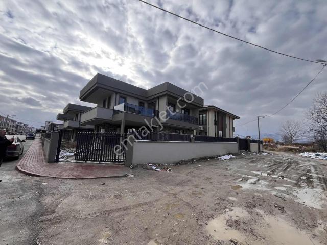 Çevreyolunda Köşe Villa