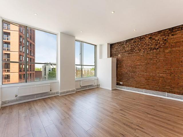 EX 16 Ability Plaza, 310 Kingsland. 1 bed apartment to rent £2,425 pcm £560 pw