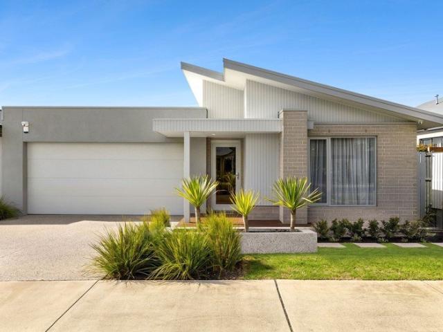 Ex Display Contemporary Living