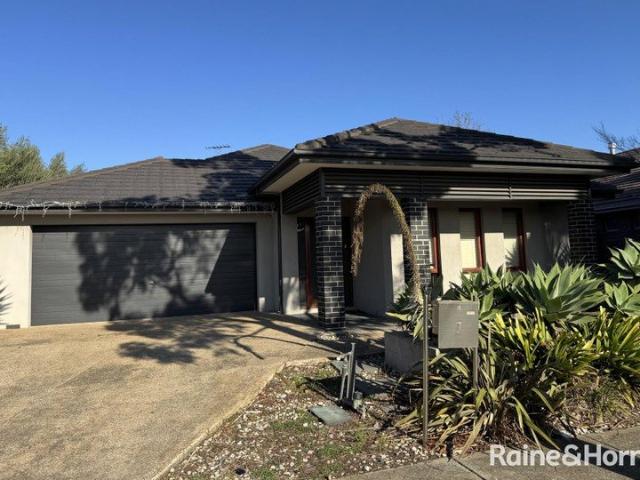 Ex Display Family Home In a Prime Williams Landing Location