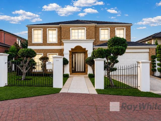 Ex Display Grand Family Home with Space, Style & Stunning Mountain Views
