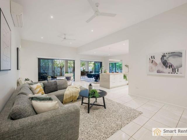 Ex Display Home with Spacious Living in Prime Location
