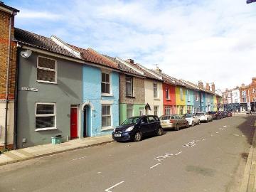 Exmouth Road, Southsea 3 bed terraced house to rent £1,325 pcm £306 pw
