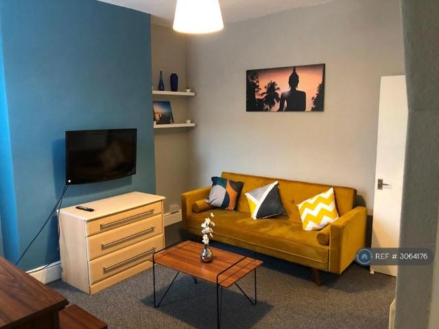 Exmouth Street, Hull, HU5 1 bed in a house share to rent £425 pcm £98 pw