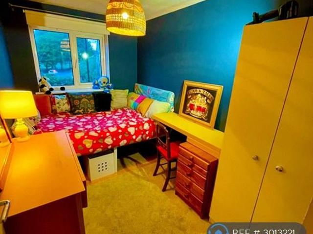 Exning Road, London, E16 1 bed in a house share to rent £750 pcm £173 pw