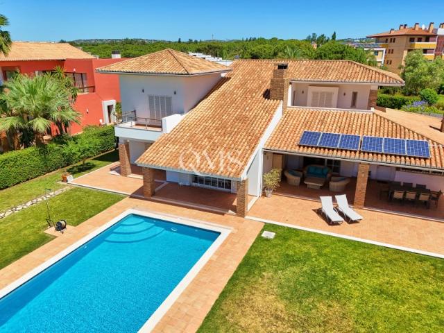 Excecional Villa Frente ao Golfe para Arrendamento de Longa Duração Monte Laguna, Vilamoura
