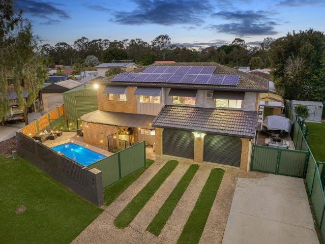 EXCEEDING EXPECTATIONS! Many Lifestyle Choices! 4 Living Zones Air Conditioned Renovated Kitchen Inground Pool Large Shed 3 Phase Power & 7 Car Accom