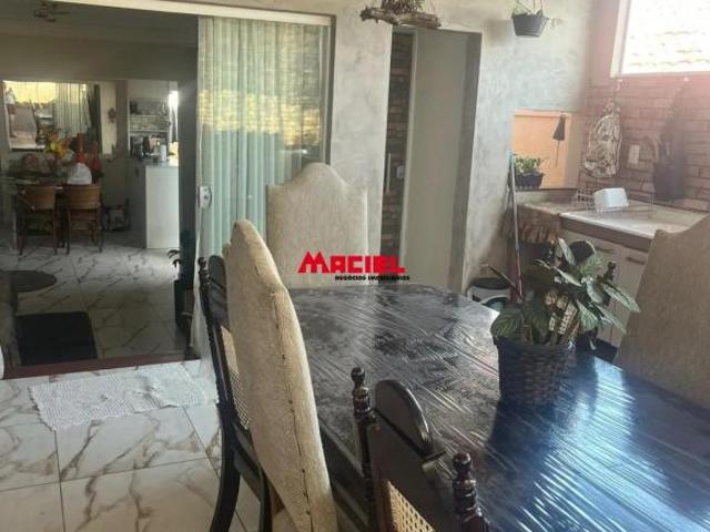 Excelent casa semi mobiliada com 2 dormitório