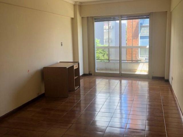 Excelente 4 ambientes + dependencia y cochera 100 m² almagro