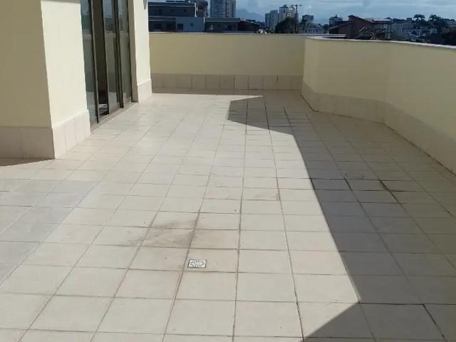 Excelente cobertura com 238 m² nos Cavaleiros com 03 quartos sendo 01 suíte