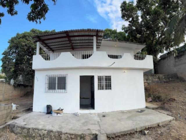 EXCELENTE CASA $5,400,000 PUERTO VALLARTA. COL. LOMA BONITA. 580 M2 DE TERRENO