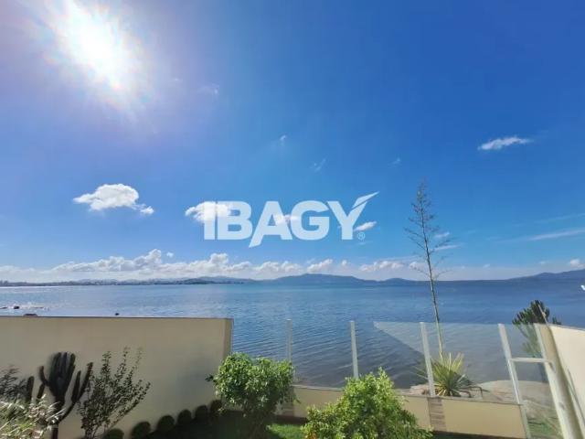 Excelente Casa 3 dormitório s em Ponta de Baixo São José