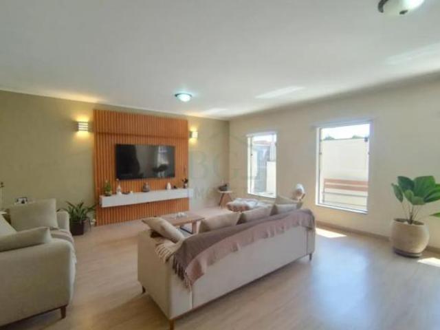 Excelente casa térrea à venda no Bairro Marçal Santos em Poços de Caldas MG