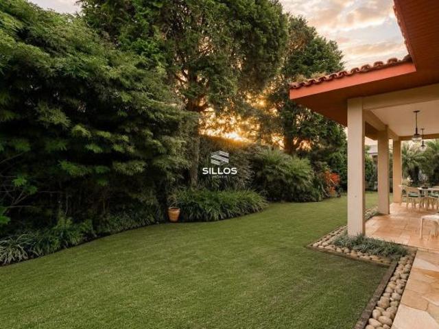 Excelente casa térrea à venda no bairro São Pedro em São José dos Pinhais PR