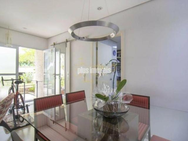 EXCELENTE CASA TERREA EM CONDOMINIO PRÓXIMA AO COLEGIO PENTÁGONO!