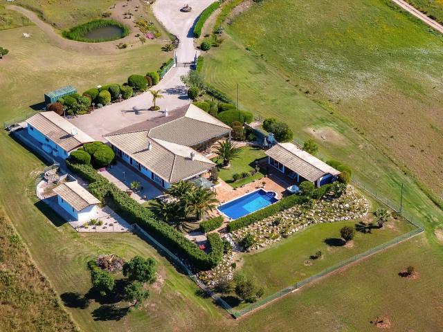Excelente casa térrea em meio a um oásis verde em Bensafrim 273m² Bensafrim e Barão de São João