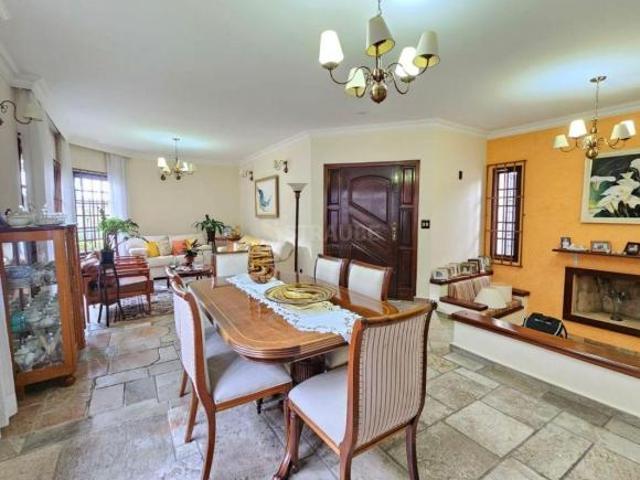 Excelente Casa Térrea no Bairro Vila Lavínia, em Mogi das Cruzes!
