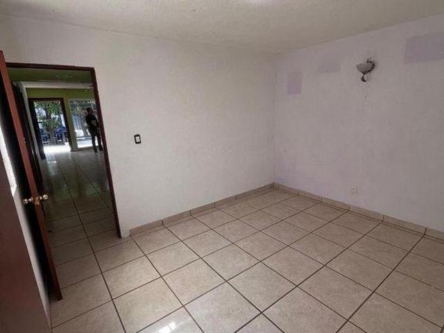 Excelente Casa Tipo Duplex en Las Aguilas, Zapopan