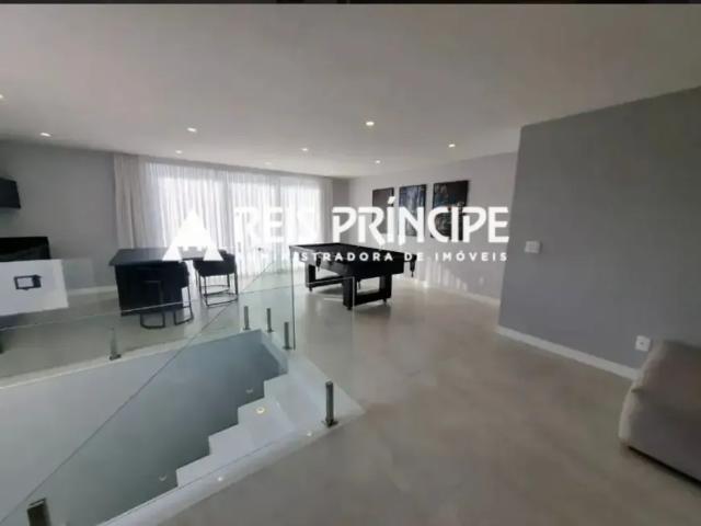 Excelente casa triplex com 5 suítes para alugar no recreio