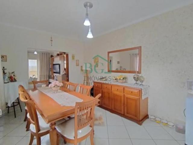Excelente casa á venda no bairro Vila Togni em Poços de Caldas MG