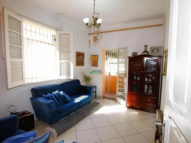 Excelente casa à venda no bairro Padre Eustáquio, Belo Horizonte!