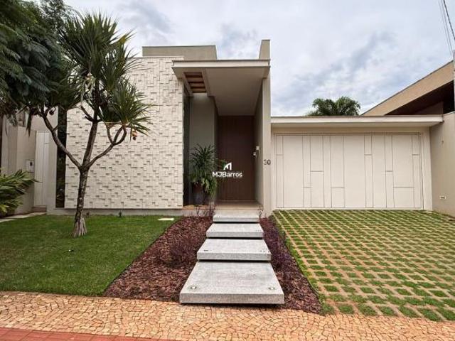 Excelente casa à venda no Ecoville em Dourados MS