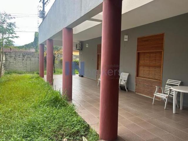 Excelente casa a venda em Ubatuba/SP, 550m2, 7 dormitórios, 5 suítes, garagem para 8 veículos, garag
