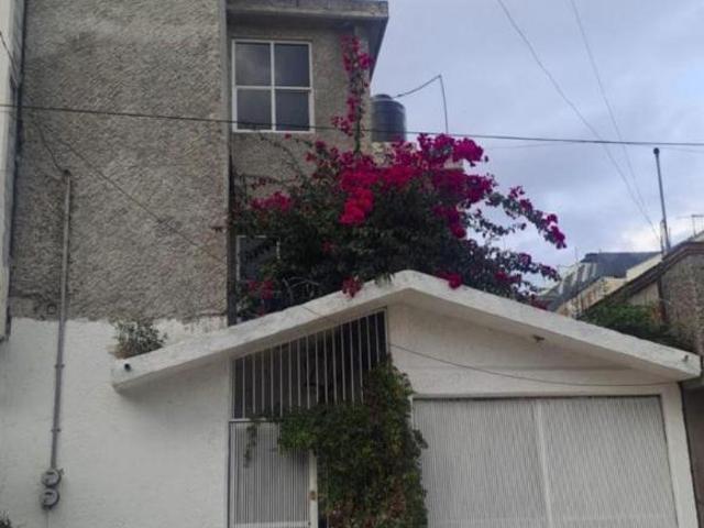 Excelente casa Amplia con departamento sección Playas