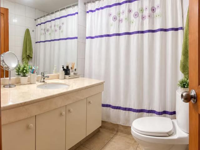 Excelente casa ampliada 2 suites, 4 dorm + servicio, chamisero | 4 dormitorios por 12190.00 en Colina