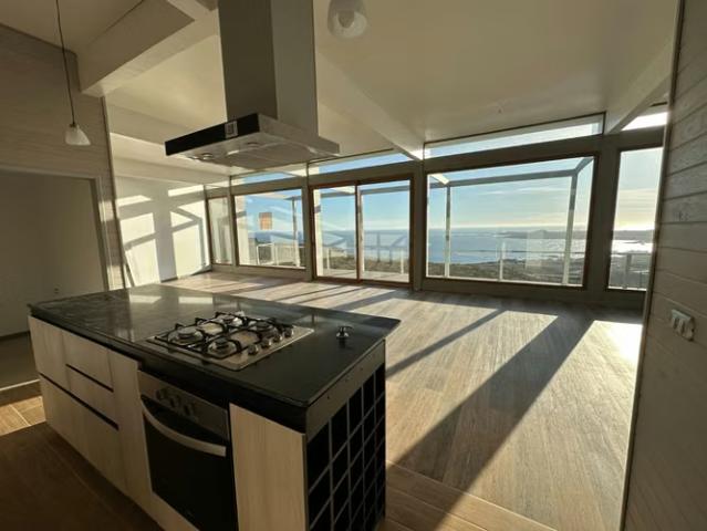 Excelente casa camino a los vilos con vista al mar | 3 dormitorios por 9750.00 en Los Vilos