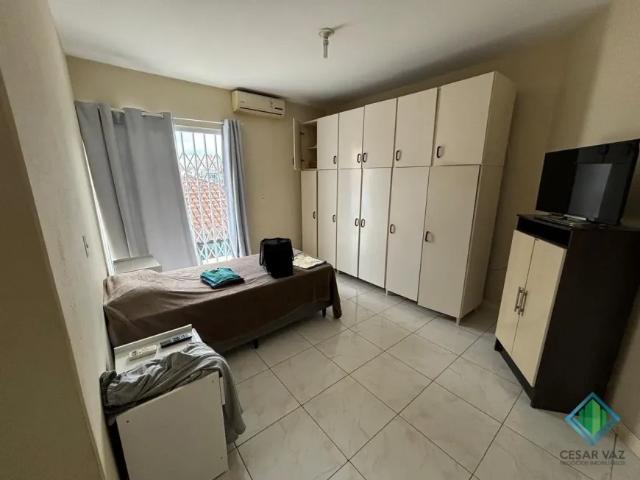Excelente casa com 2 pavimentos a venda no bairro Ponte do Imaruim