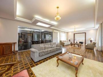 EXCELENTE CASA COM 4 DORMITÓRIOS E 10 VAGAS DE GARAGEM NO JARDIM BOTÂNICO!