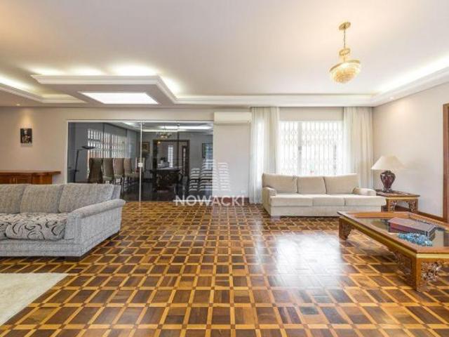 EXCELENTE CASA COM 4 DORMITÓRIOS E 10 VAGAS DE GARAGEM NO JARDIM BOTÂNICO!