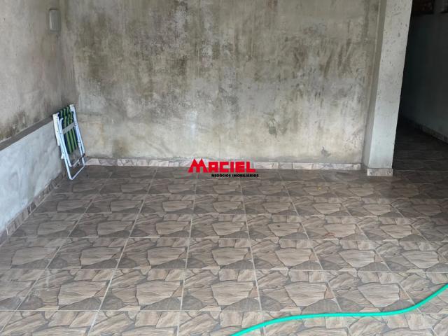 EXCELENTE CASA COM OPORTUNIDADE IMPERDÍVEL