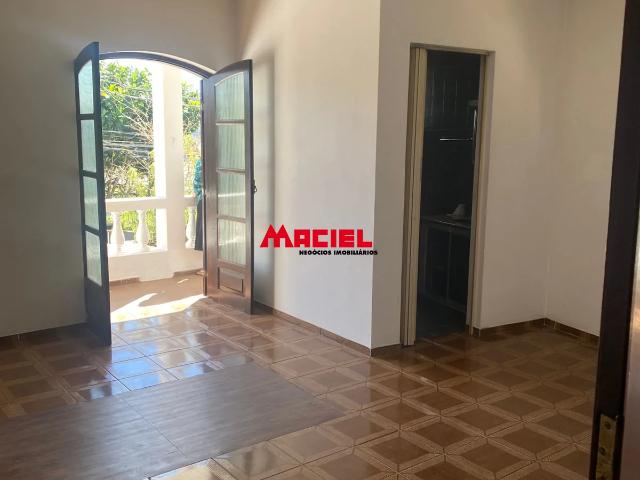 EXCELENTE CASA COM OPORTUNIDADE IMPERDÍVEL CASA LINDA EM LOCALIZAÇÃO PRIVILEGIADA!