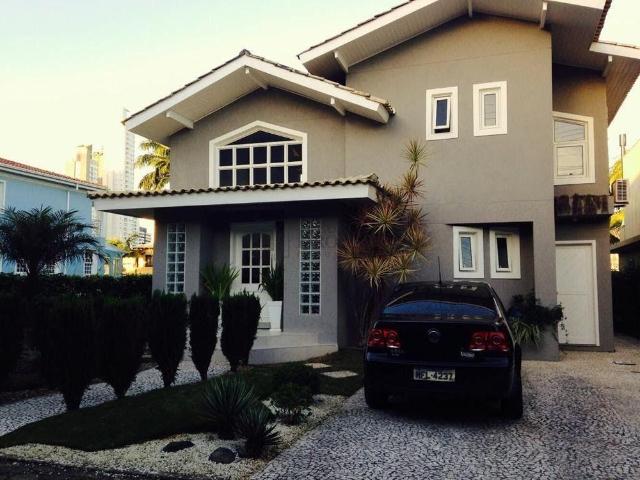 Excelente Casa Com Marina Privativa Em Balneário Camboriú