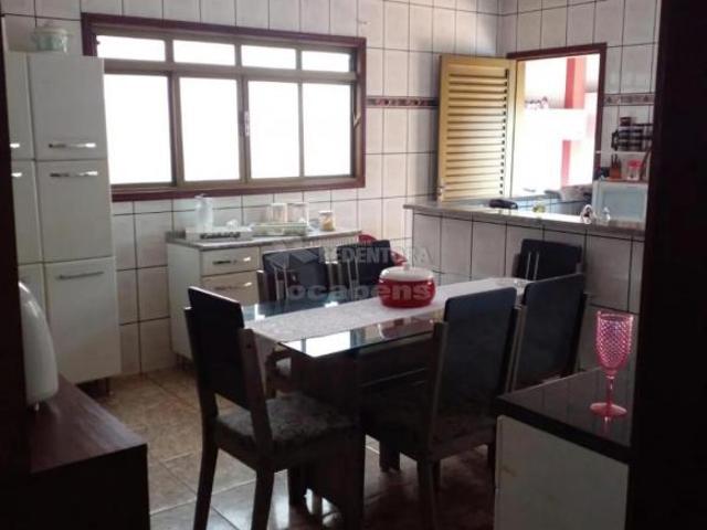 Excelente Casa com piscina em Américo Brasiliense