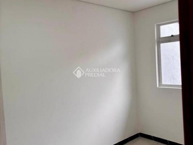 Excelente Casa com Quintal e Jardim