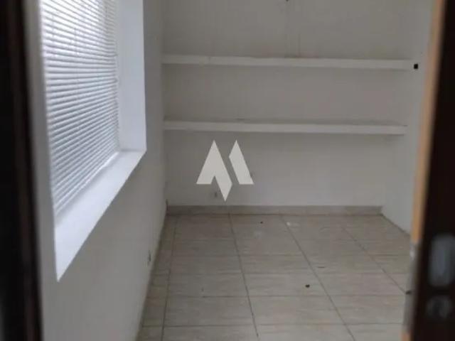 Excelente casa comercial com 396m2 de área construída