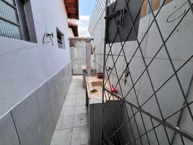 Excelente Casa Comercial Bairro Parque Piauí 162m²