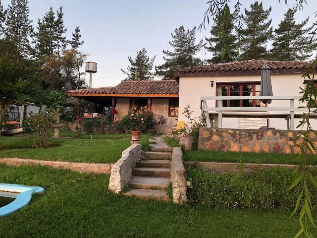 EXCELENTE CASA CON 25 MTS ORILLA LAGO MUELLE
