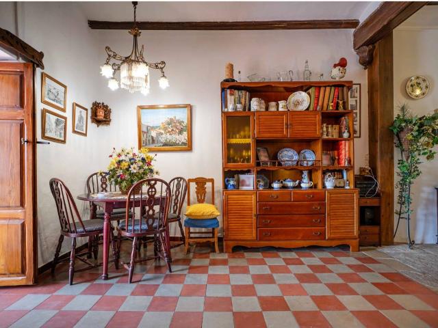 Excelente casa con solera en pueblo medieval