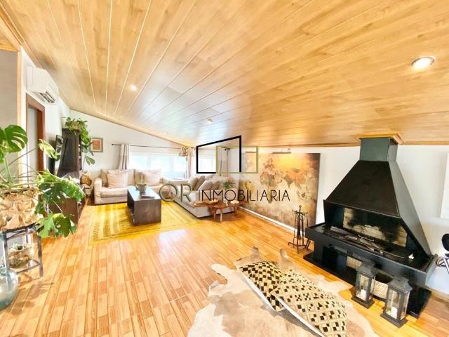 Excelente casa de 4 habitaciones, 3 baños y piscina en Sant Elies, Medion
