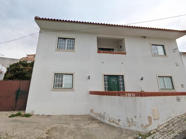 Excelente Casa de 4 Quartos à Venda em Vale do Paraíso, Portugal