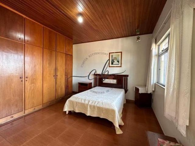 Excelente Casa de 4 quartos em lote de 375m² no Bairro Camargos Belo Horizonte