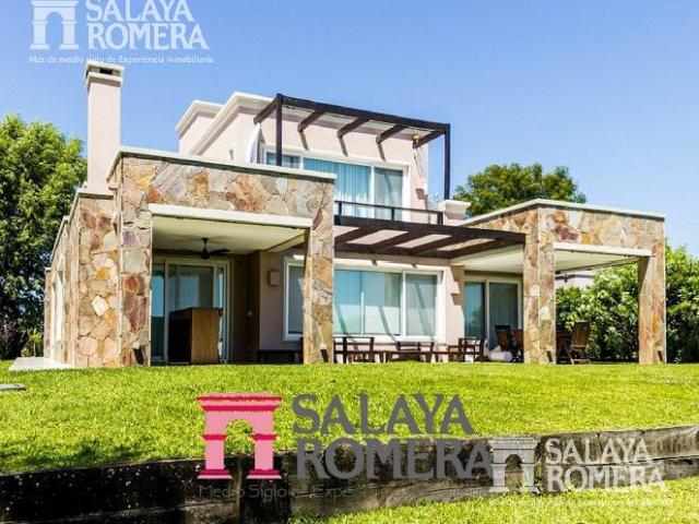 Excelente Casa de 5 Ambientes Isla Santa Monica